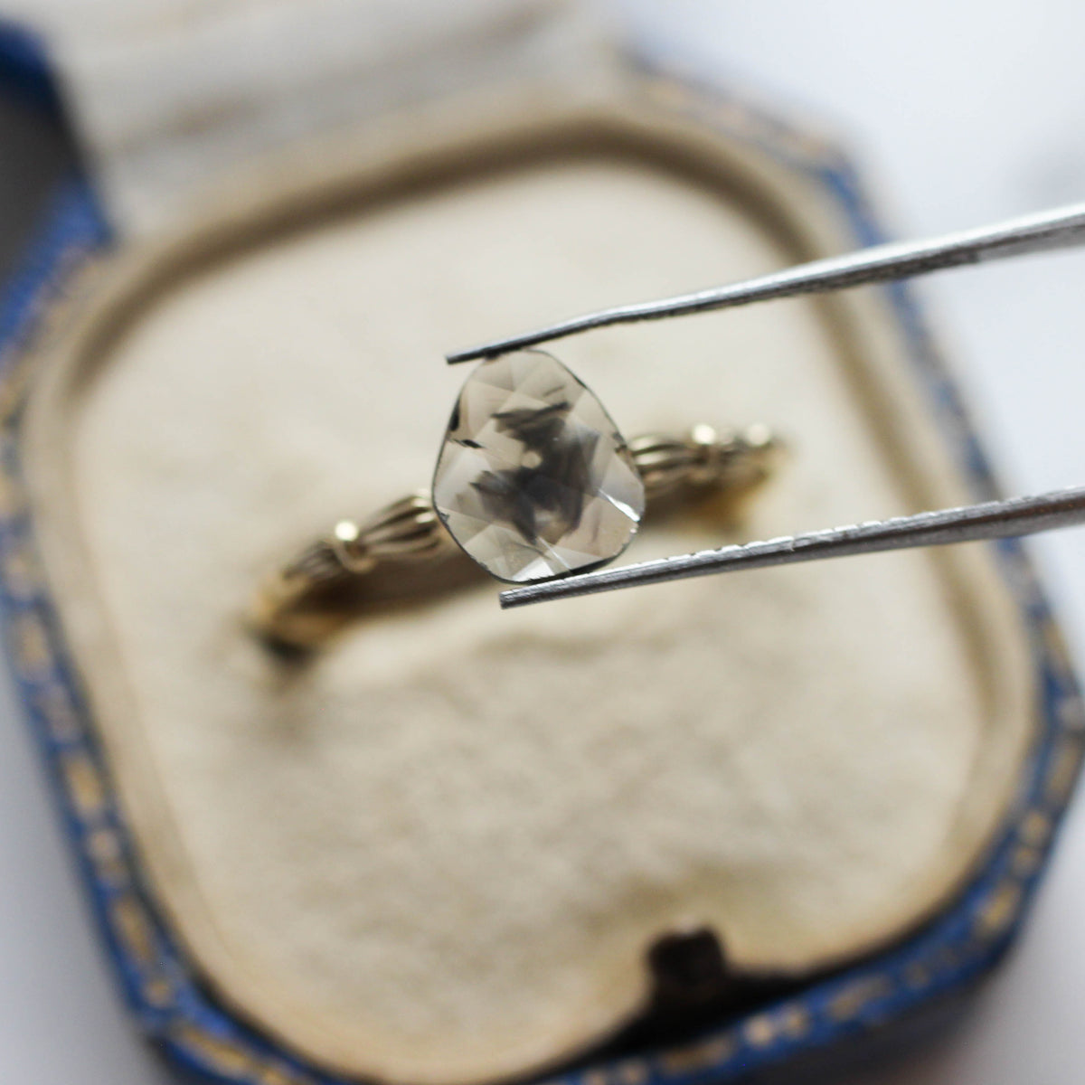 ダイヤモンド 0.68ct スライス ローズカット 8.2mm×7.2mm×1.0mm【MJ3160】