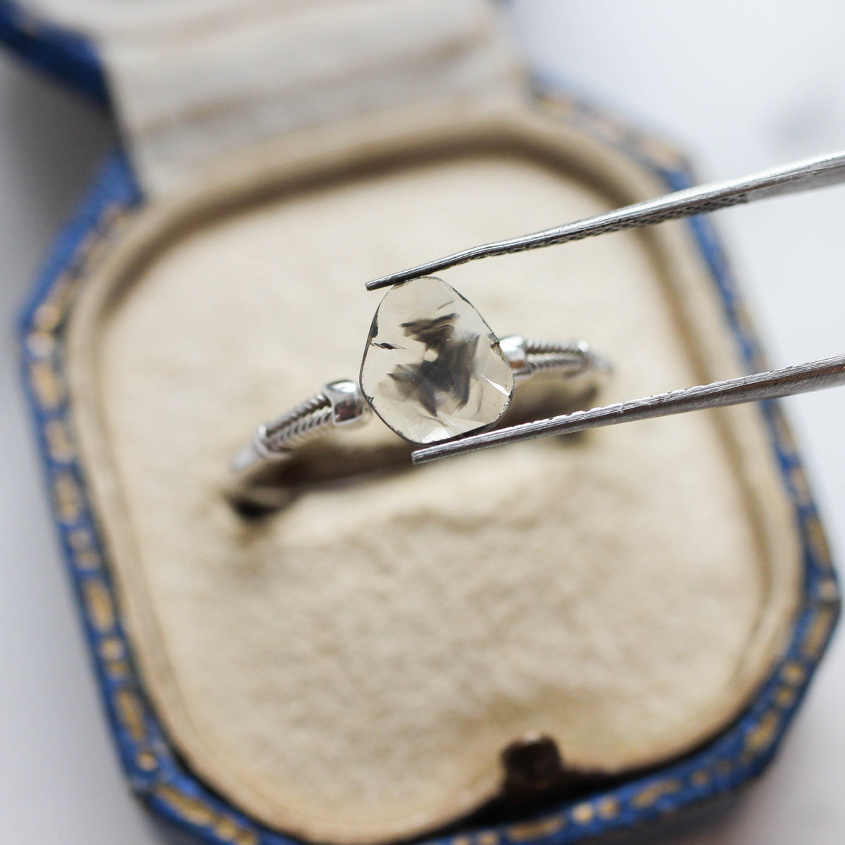 ダイヤモンド 0.68ct スライス ローズカット 8.2mm×7.2mm×1.0mm【MJ3160】