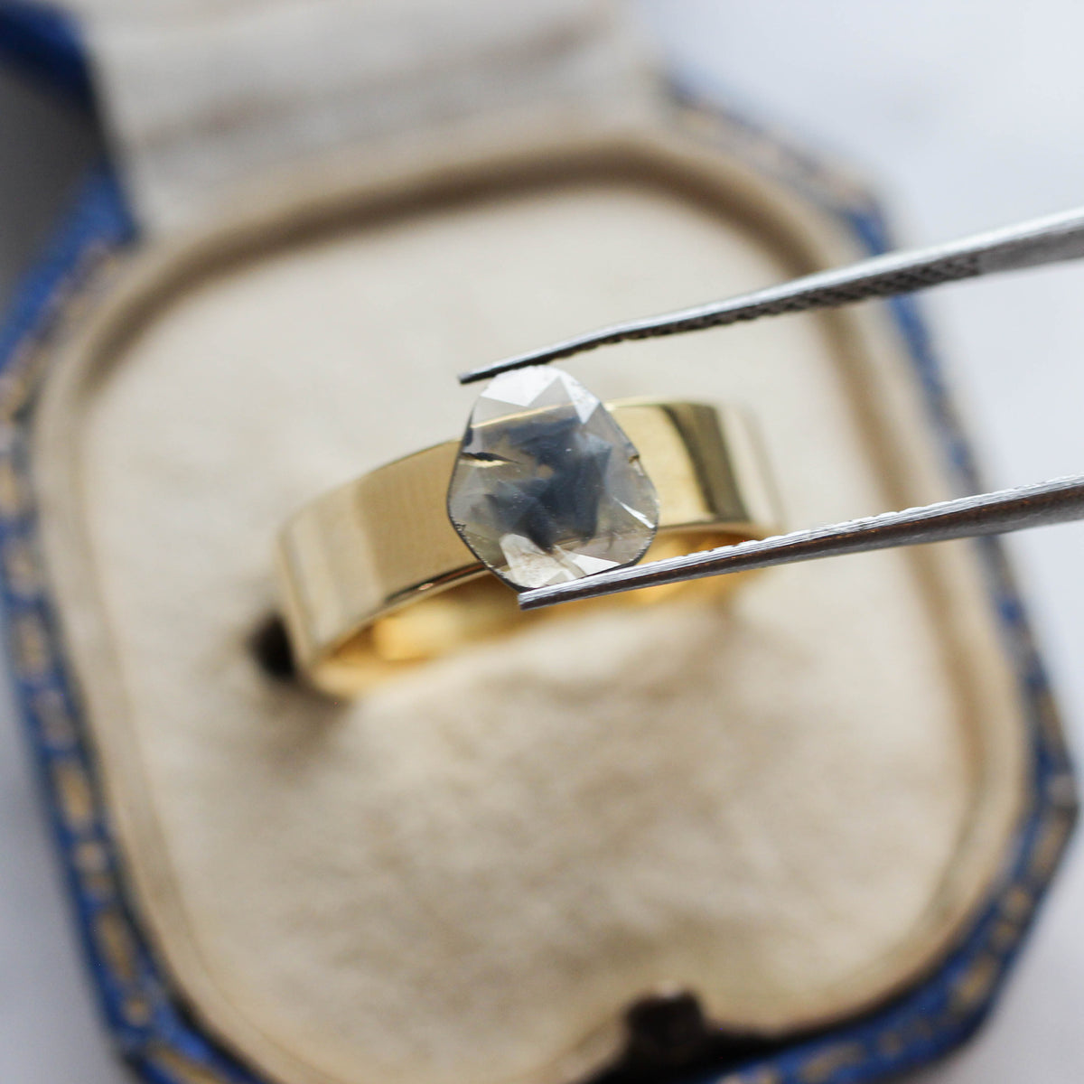 ダイヤモンド 0.68ct スライス ローズカット 8.2mm×7.2mm×1.0mm【MJ3160】