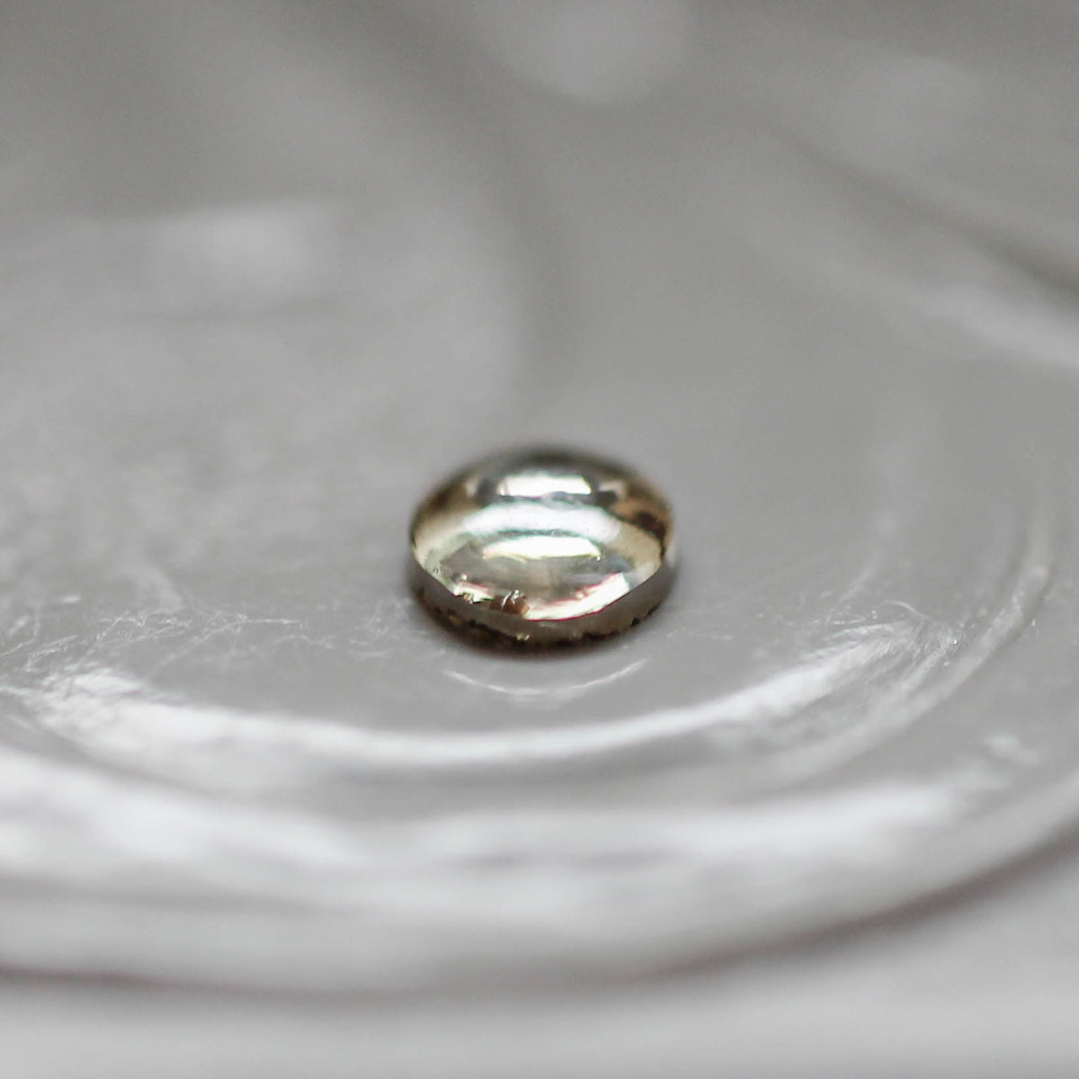 ブラウンダイヤモンド 0.07ct カボションカット 3.1mm×2.4mm×0.8mm【MJ3163】