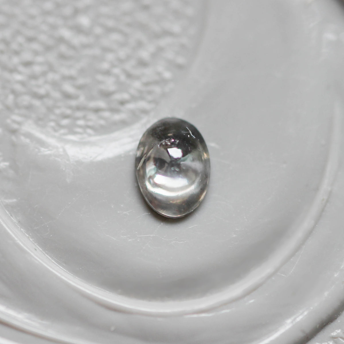 ソルトアンドペッパーダイヤモンド 0.06ct カボションカット 3.2mm×2.3mm×1.0mm【MJ3164】
