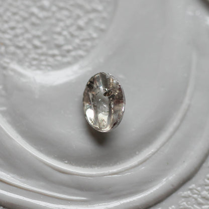 ソルトアンドペッパーダイヤモンド 0.06ct カボションカット 3.2mm×2.3mm×1.0mm【MJ3164】