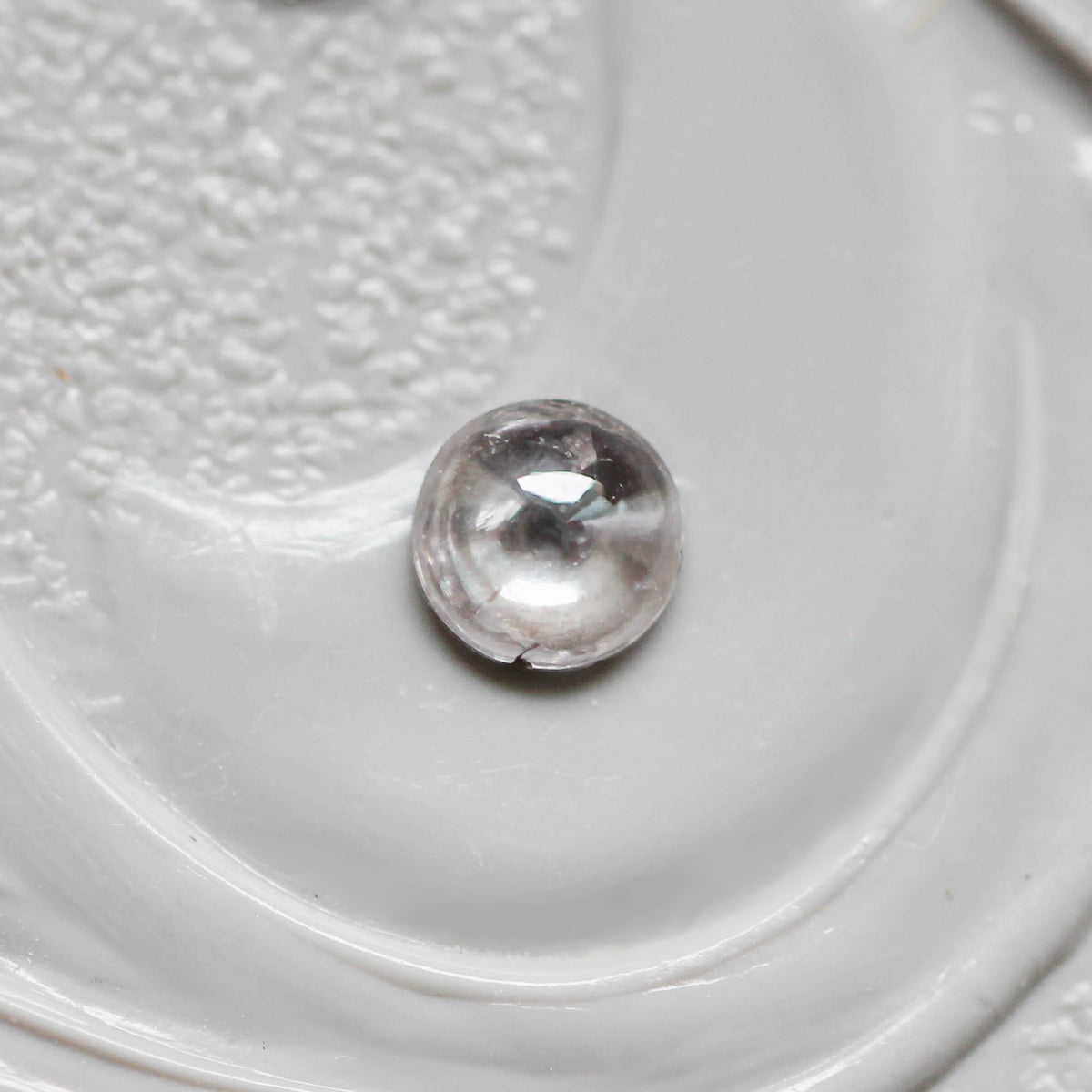 ナチュラルダイヤモンド 0.08ct カボションカット 2.9mm×2.9mm×1.2mm【MJ3165】