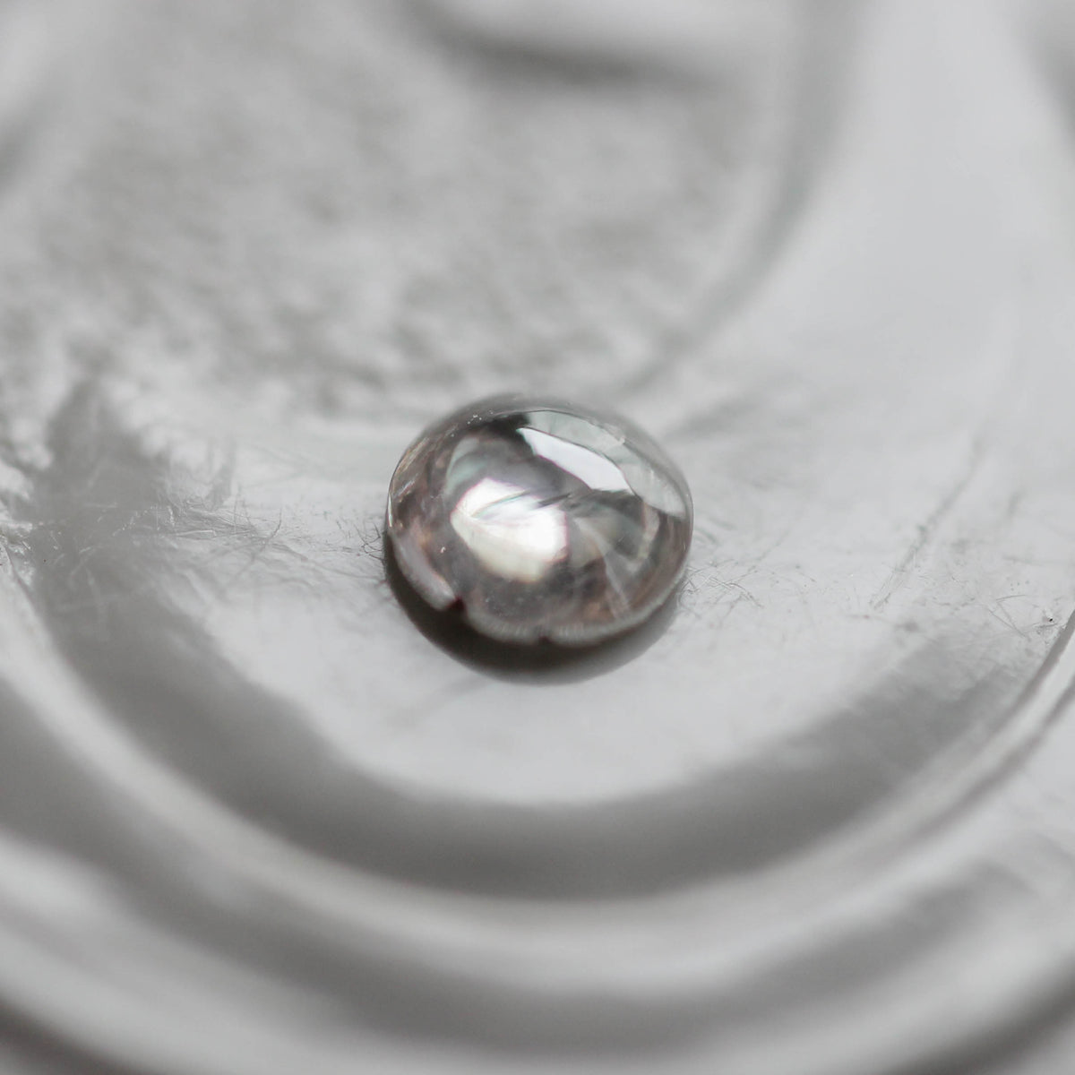 ナチュラルダイヤモンド 0.08ct カボションカット 2.9mm×2.9mm×1.2mm【MJ3165】
