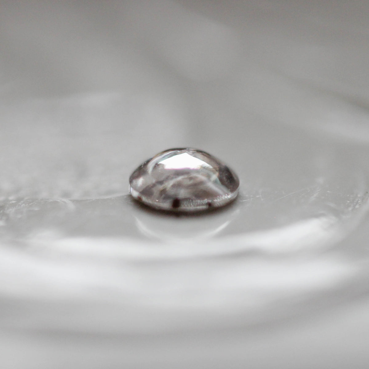 ナチュラルダイヤモンド 0.08ct カボションカット 2.9mm×2.9mm×1.2mm【MJ3165】
