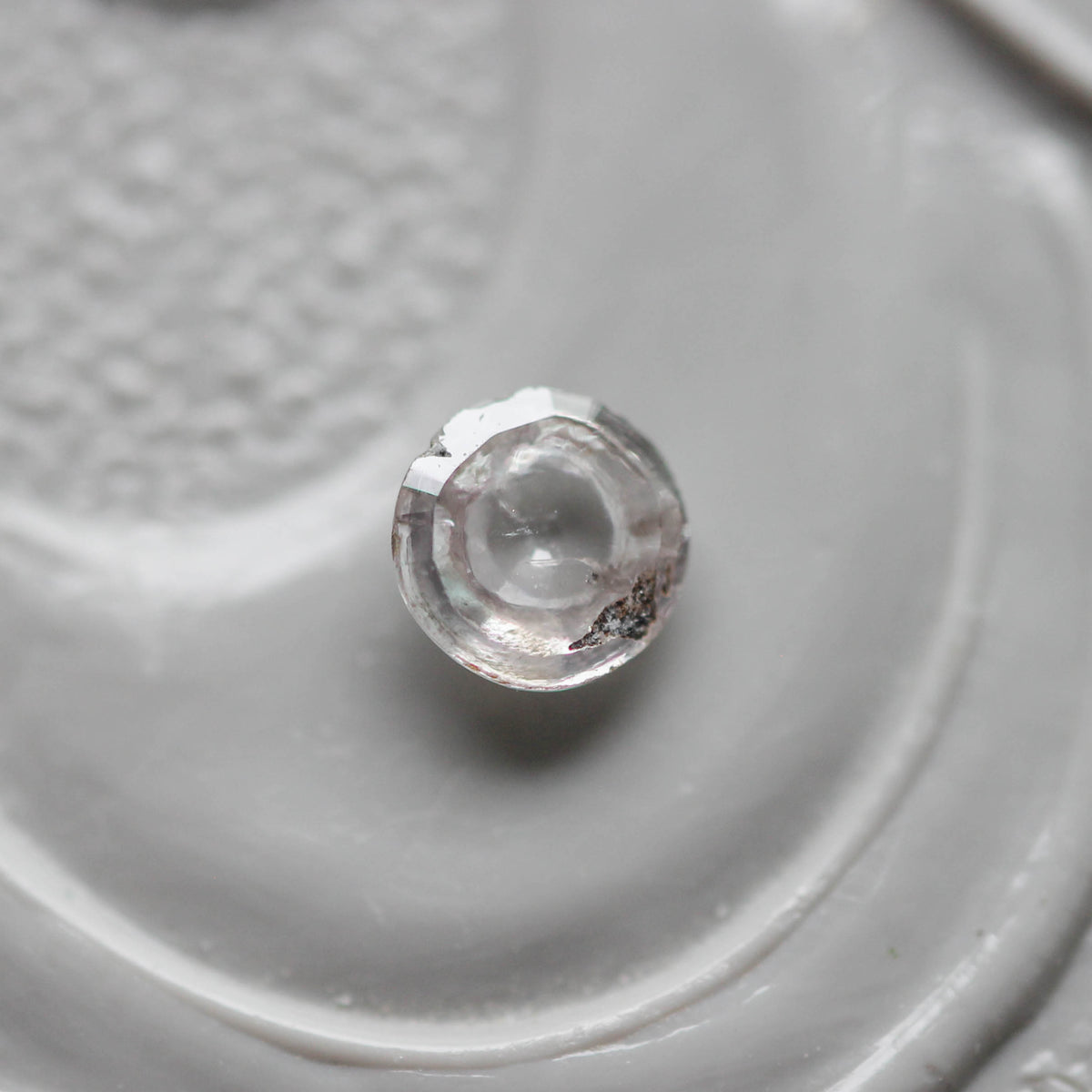 ナチュラルダイヤモンド 0.08ct カボションカット 2.9mm×2.9mm×1.2mm【MJ3165】