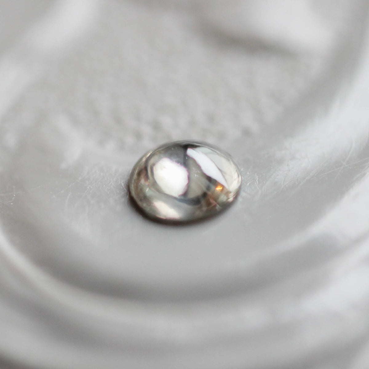 ナチュラルダイヤモンド 0.07ct カボションカット 2.8mm×2.8mm×1.0mm【MJ3166】