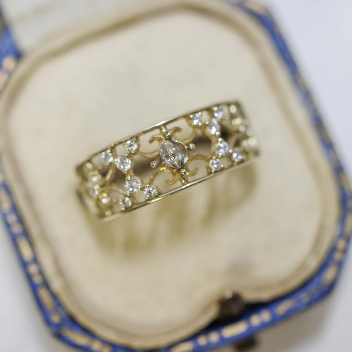 ソルトアンドペッパーダイヤモンド 0.06ct カボションカット 3.2mm×2.3mm×1.0mm【MJ3164】