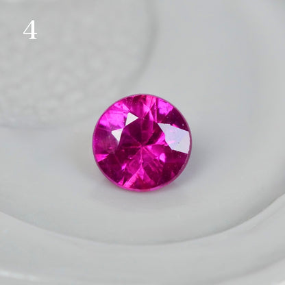 【期間・数量限定特別価格】ルビー ラウンドカット 約2.6~2.7mm 【MJ2831】