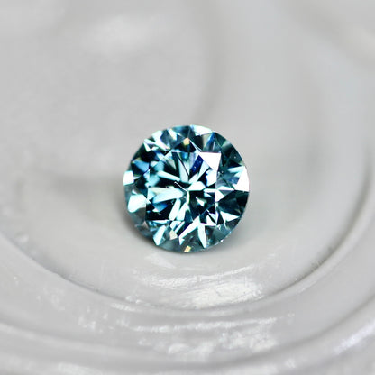 アイスブルーダイヤモンド 0.17ct ラウンドブリリアントカット 3.4mm×3.4mm×2.2mm【MJ2813】