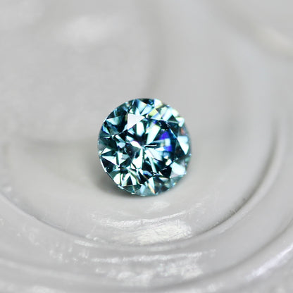 アイスブルーダイヤモンド 0.17ct ラウンドブリリアントカット 3.4mm×3.4mm×2.2mm【MJ2813】
