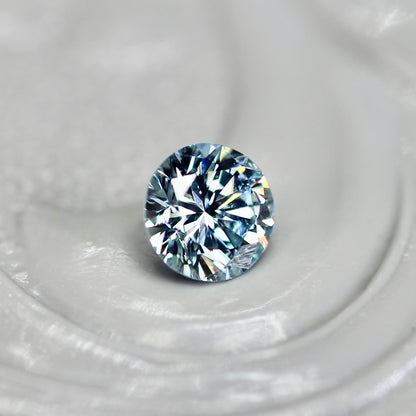 アイスブルーダイヤモンド 0.18ct ラウンドブリリアントカット 3.4mm×3.4mm×2.2mm【MJ2814】