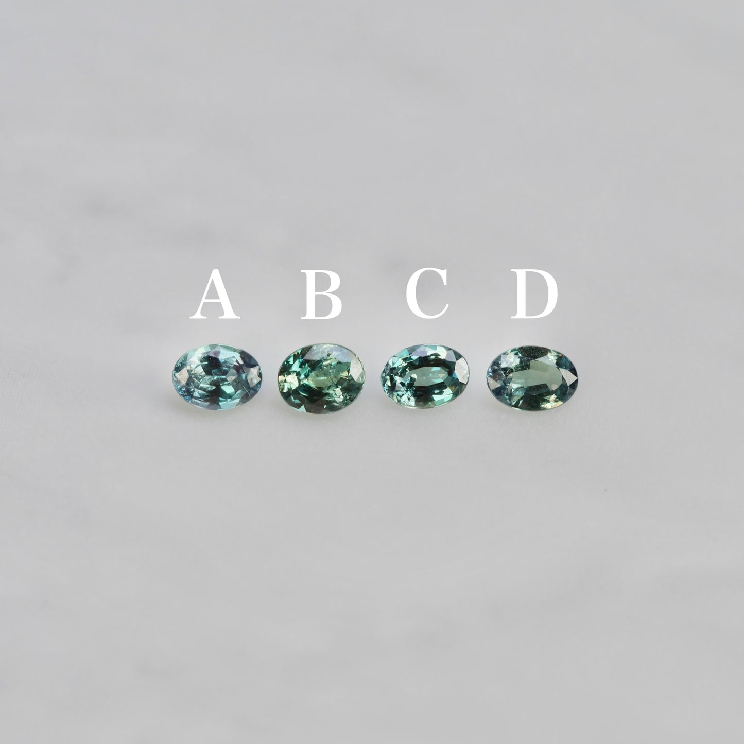 アレキサンドライト 0.11ct～0.13ctct オーバルカット 【MJ2548】