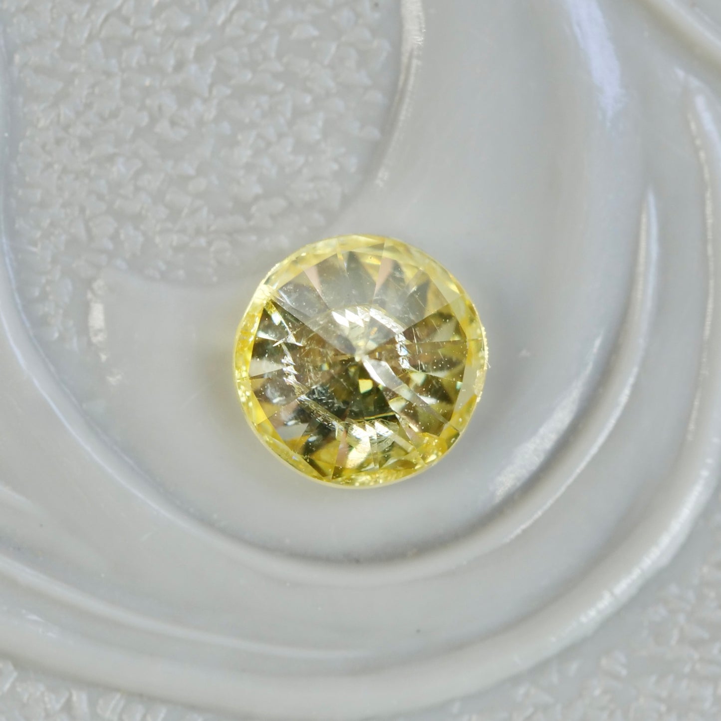 ダイヤモンド 0.42ct ラウンドブリリアントカット 4.6mm×4.6mm×3.0mm【MJ2817】
