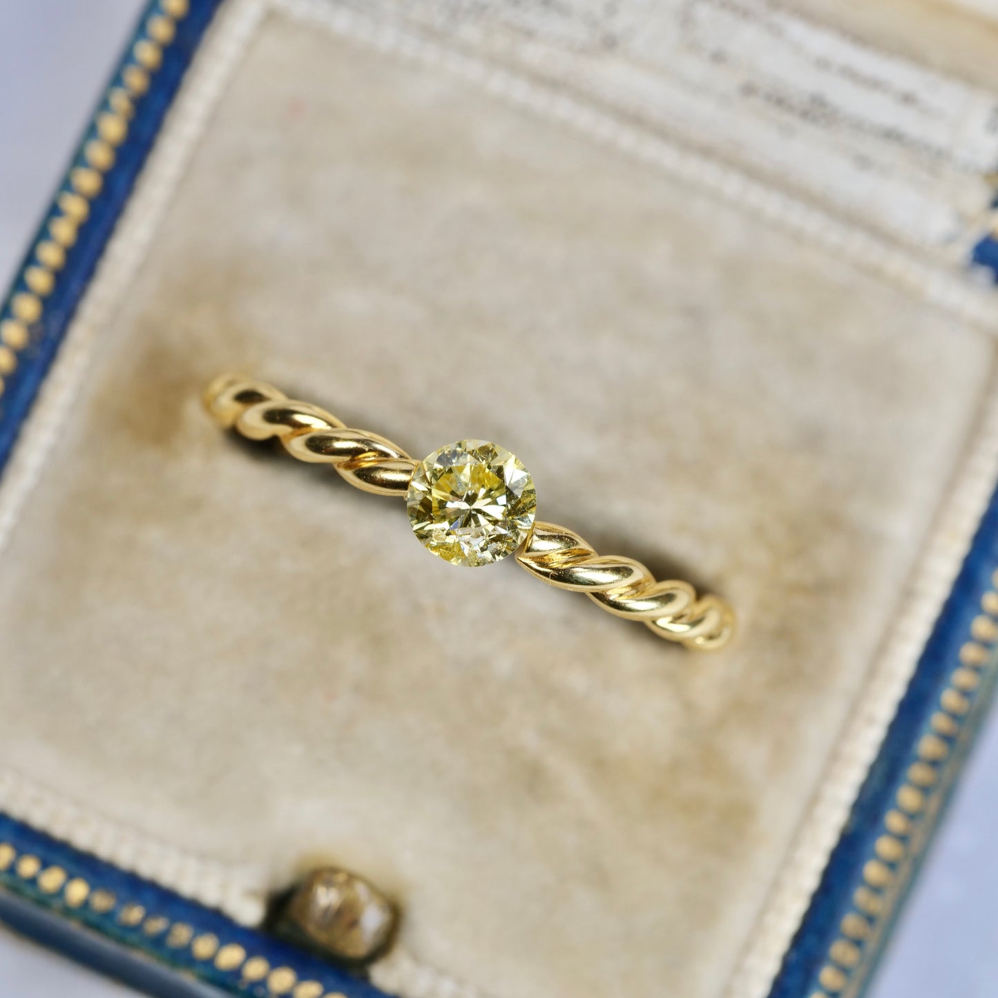 ダイヤモンド 0.42ct ラウンドブリリアントカット 4.6mm×4.6mm×3.0mm【MJ2817】