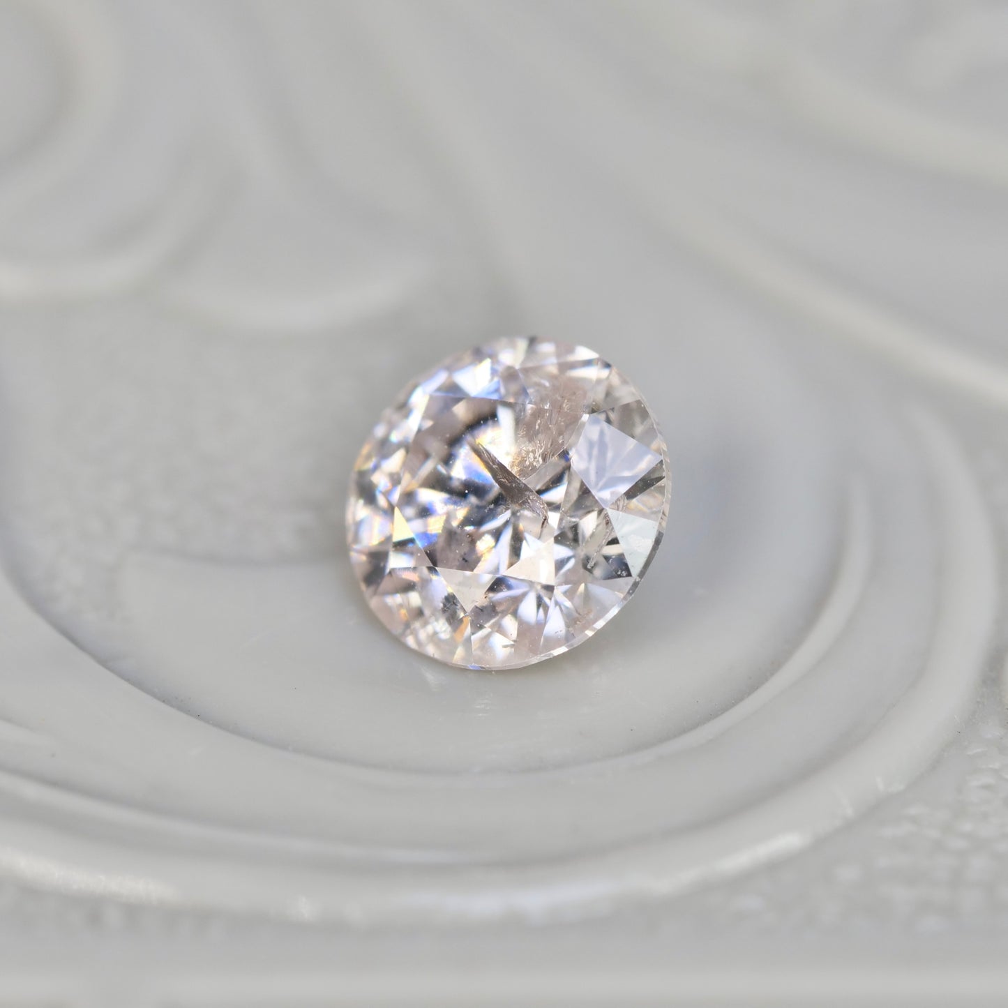 ダイヤモンド 0.40ct ラウンドブリリアントカット 4.6mm×4.6mm×2.9mm【MJ2818】