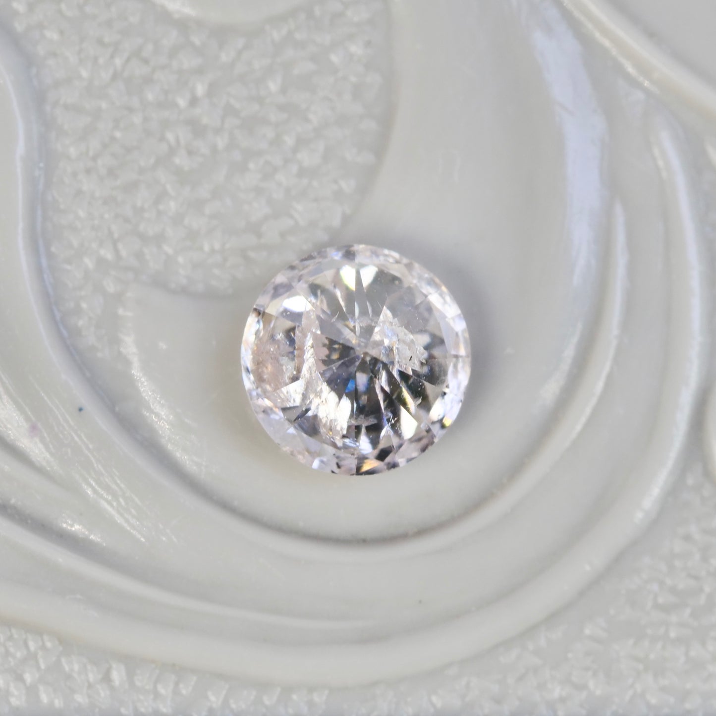 ダイヤモンド 0.40ct ラウンドブリリアントカット 4.6mm×4.6mm×2.9mm【MJ2818】