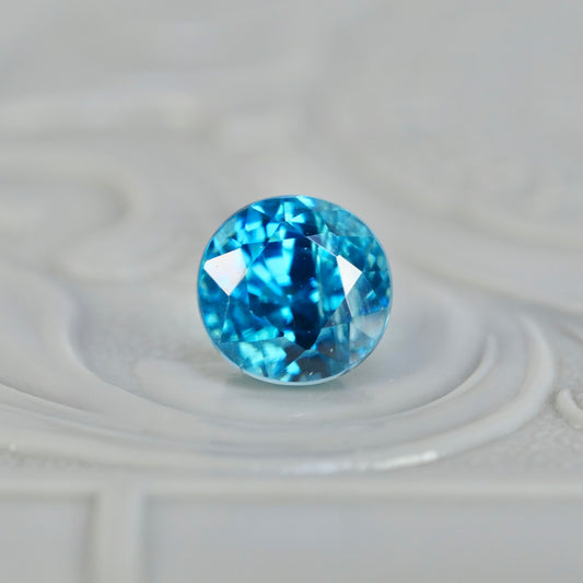 ブルージルコン 1.45ct ラウンドカット 4.6mm×4.6mm×2.9mm【MJ2819】