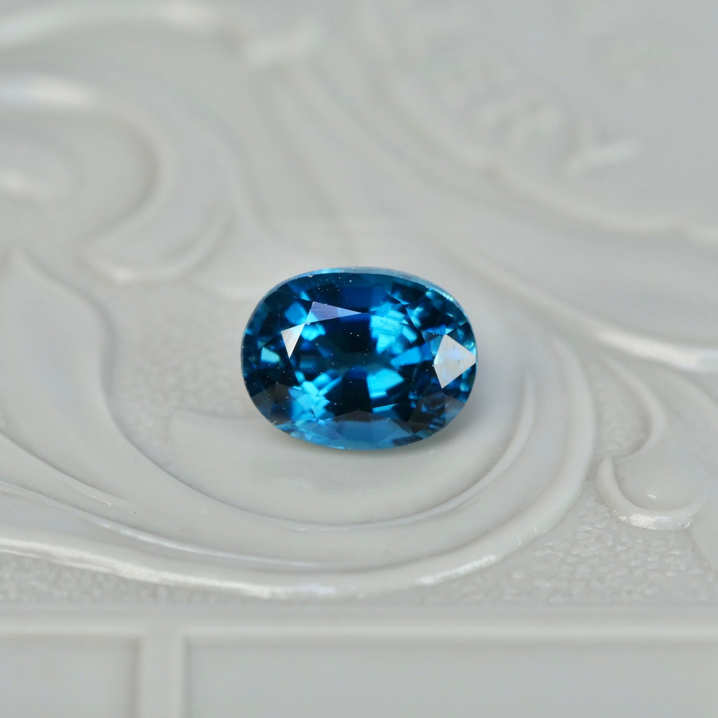 ブルージルコン 0.91ct オーバルカット 4.6mm×4.6mm×2.9mm【MJ2821】
