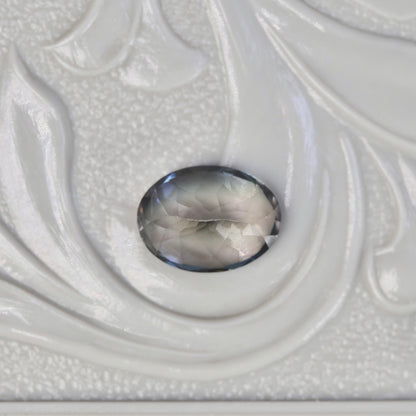 バイカラートルマリン 0.88ct オーバルカット 6.7mm×5.0mm×4.0mm【MJ2822】