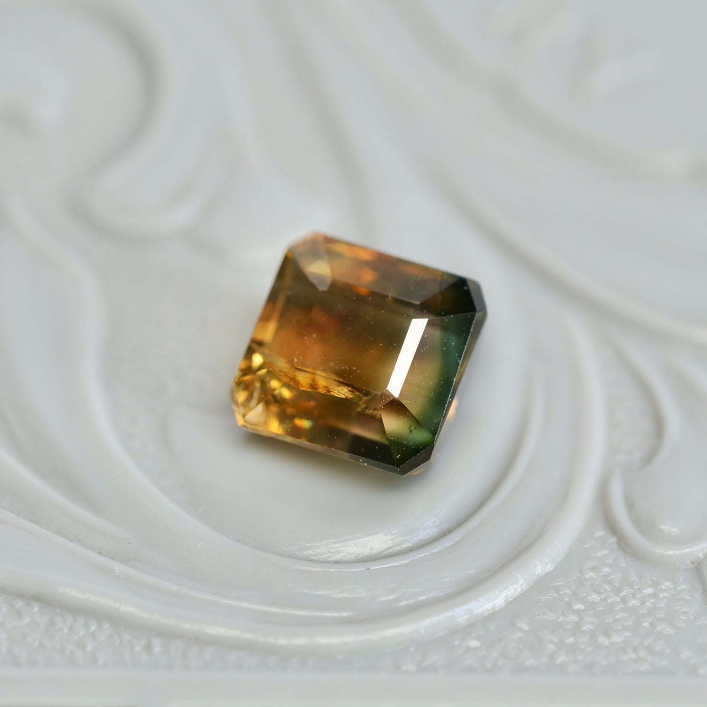 バイカラートルマリン 1.19ct エメラルドカット 5.9mm×5.8mm×3.4mm【MJ2824】