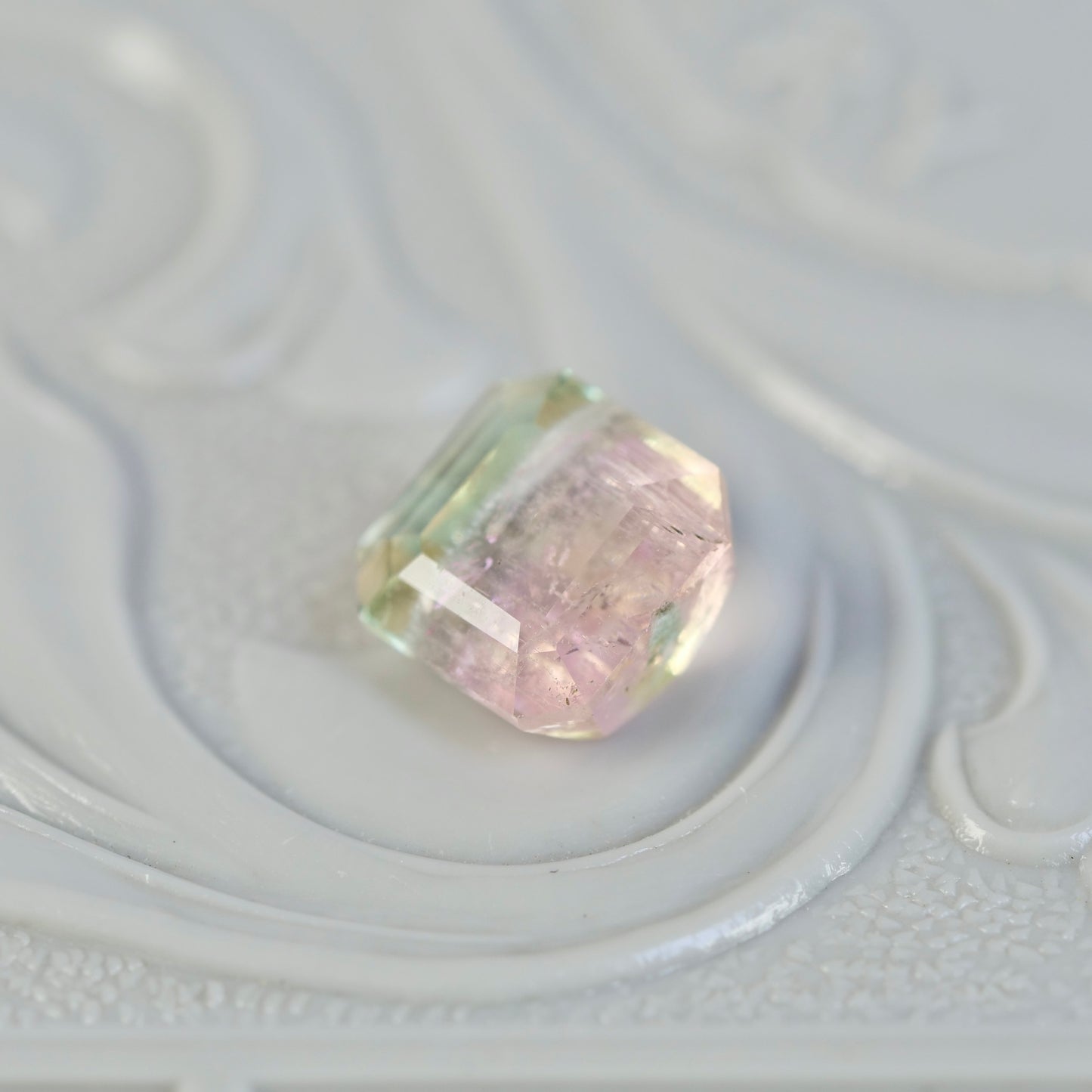バイカラートルマリン 1.03ct エメラルドカット 5.5mm×5.4mm×3.4mm【MJ2825】