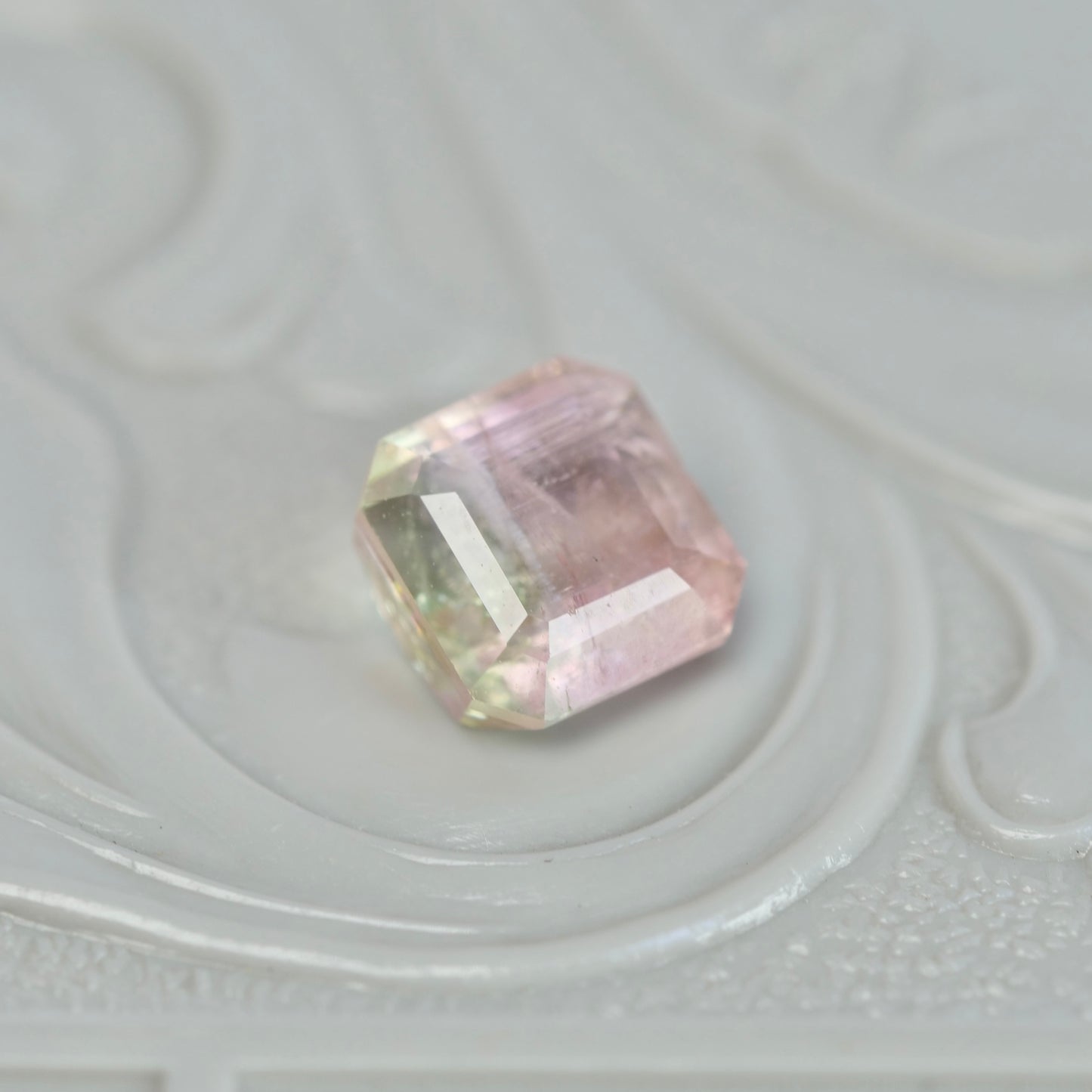 バイカラートルマリン 1.03ct エメラルドカット 5.5mm×5.4mm×3.4mm【MJ2825】