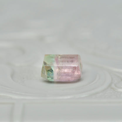 バイカラートルマリン 1.03ct エメラルドカット 5.5mm×5.4mm×3.4mm【MJ2825】