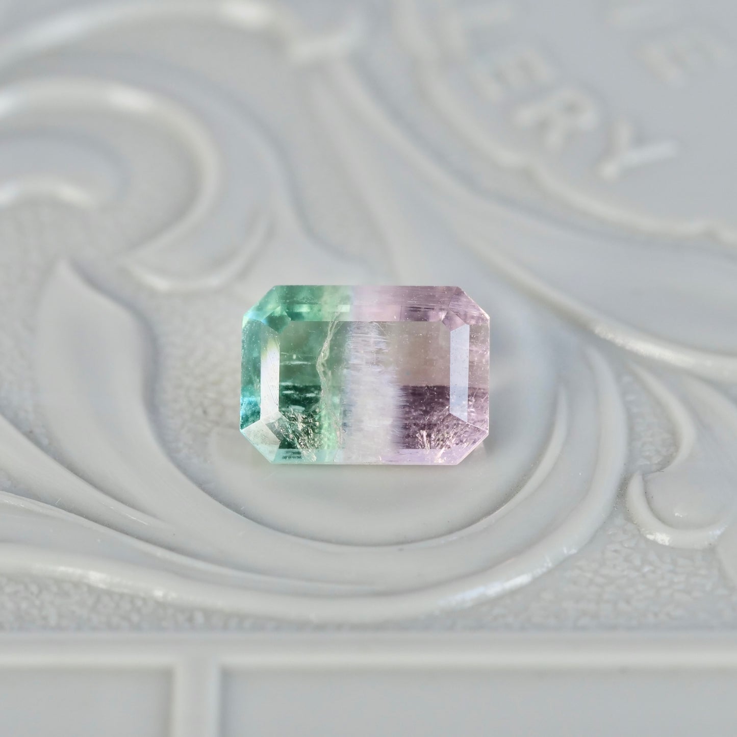 バイカラートルマリン 1.10ct エメラルドカット 7.1mm×5.1mm×3.3mm【MJ2827】