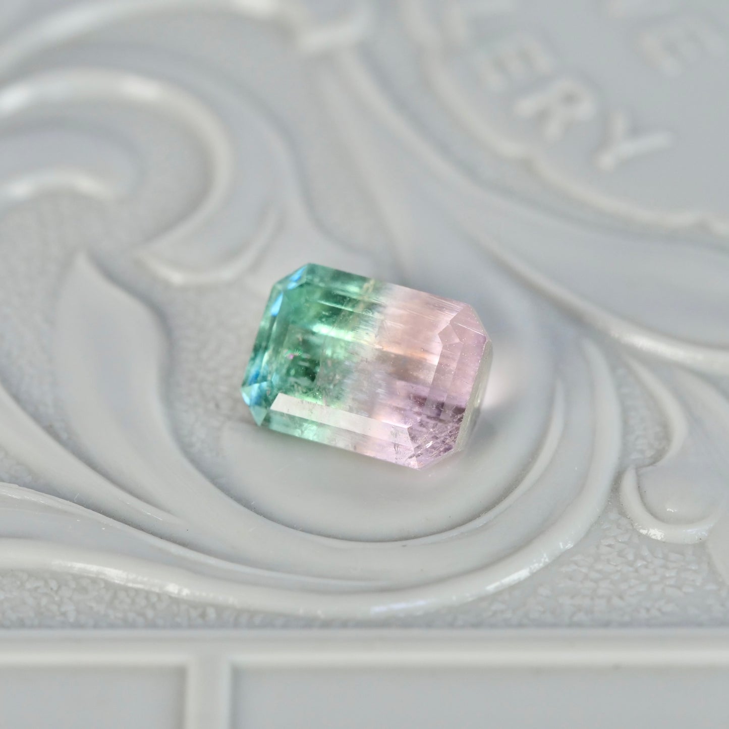 バイカラートルマリン 1.10ct エメラルドカット 7.1mm×5.1mm×3.3mm【MJ2827】