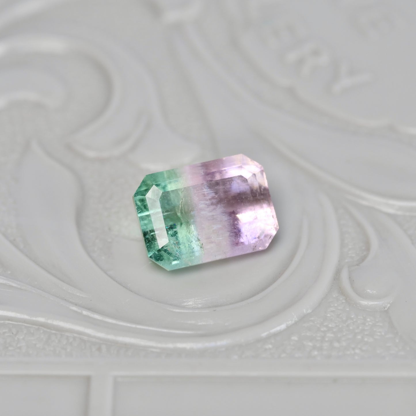 バイカラートルマリン 1.10ct エメラルドカット 7.1mm×5.1mm×3.3mm【MJ2827】