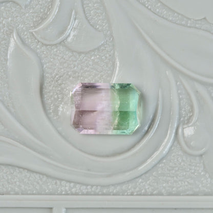 バイカラートルマリン 1.10ct エメラルドカット 7.1mm×5.1mm×3.3mm【MJ2827】