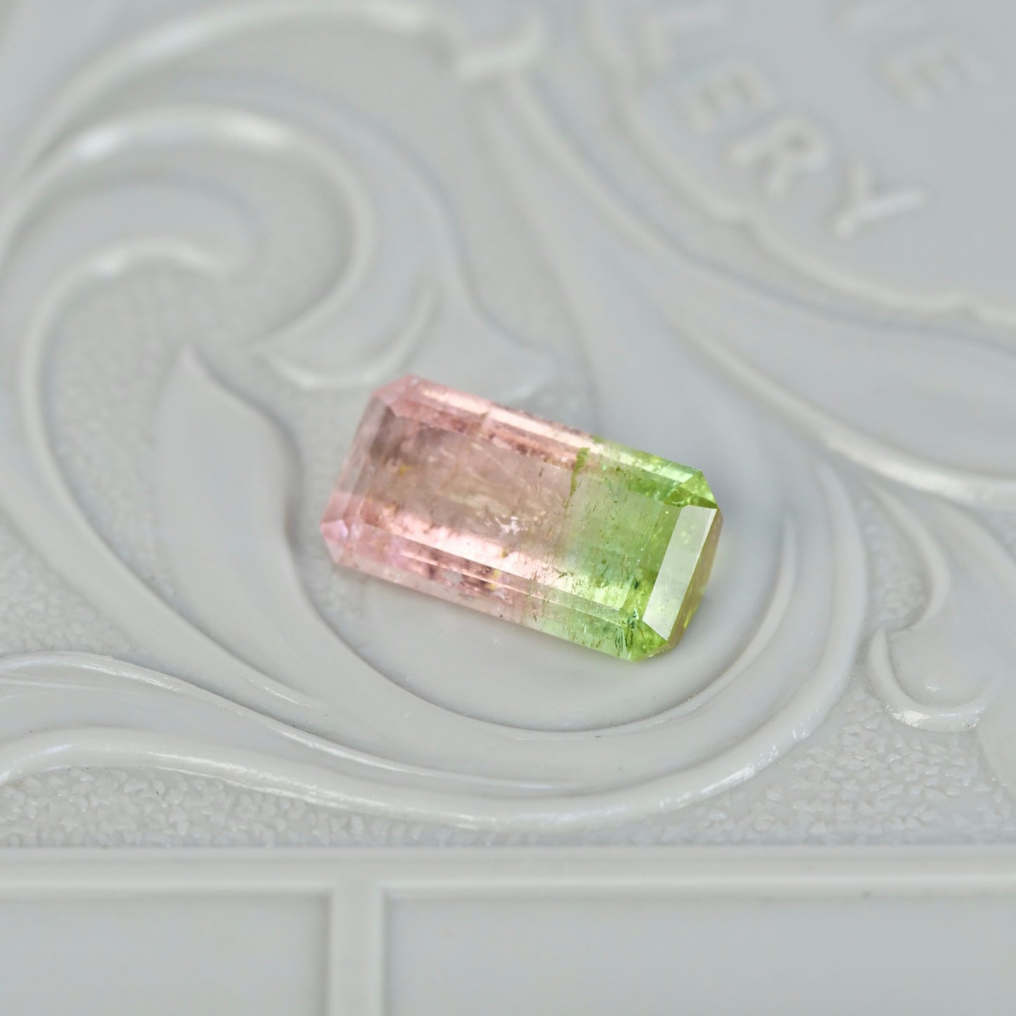 バイカラートルマリン 1.26ct エメラルドカット 9.2mm×4.8mm×2.9mm【MJ2828】
