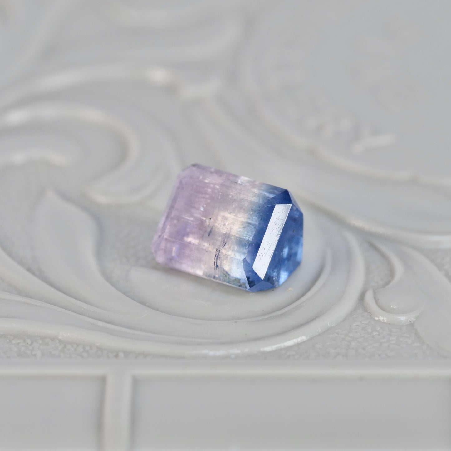 パーティーカラードトルマリン 1.60ct エメラルドカット 6.8mm×5.4mm×4.4mm【MJ2829】