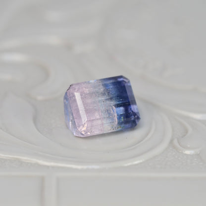 パーティーカラードトルマリン 1.60ct エメラルドカット 6.8mm×5.4mm×4.4mm【MJ2829】