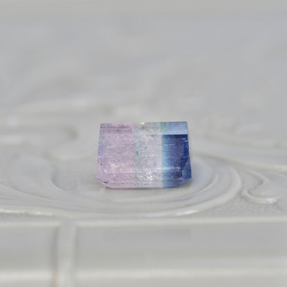 パーティーカラードトルマリン 1.60ct エメラルドカット 6.8mm×5.4mm×4.4mm【MJ2829】