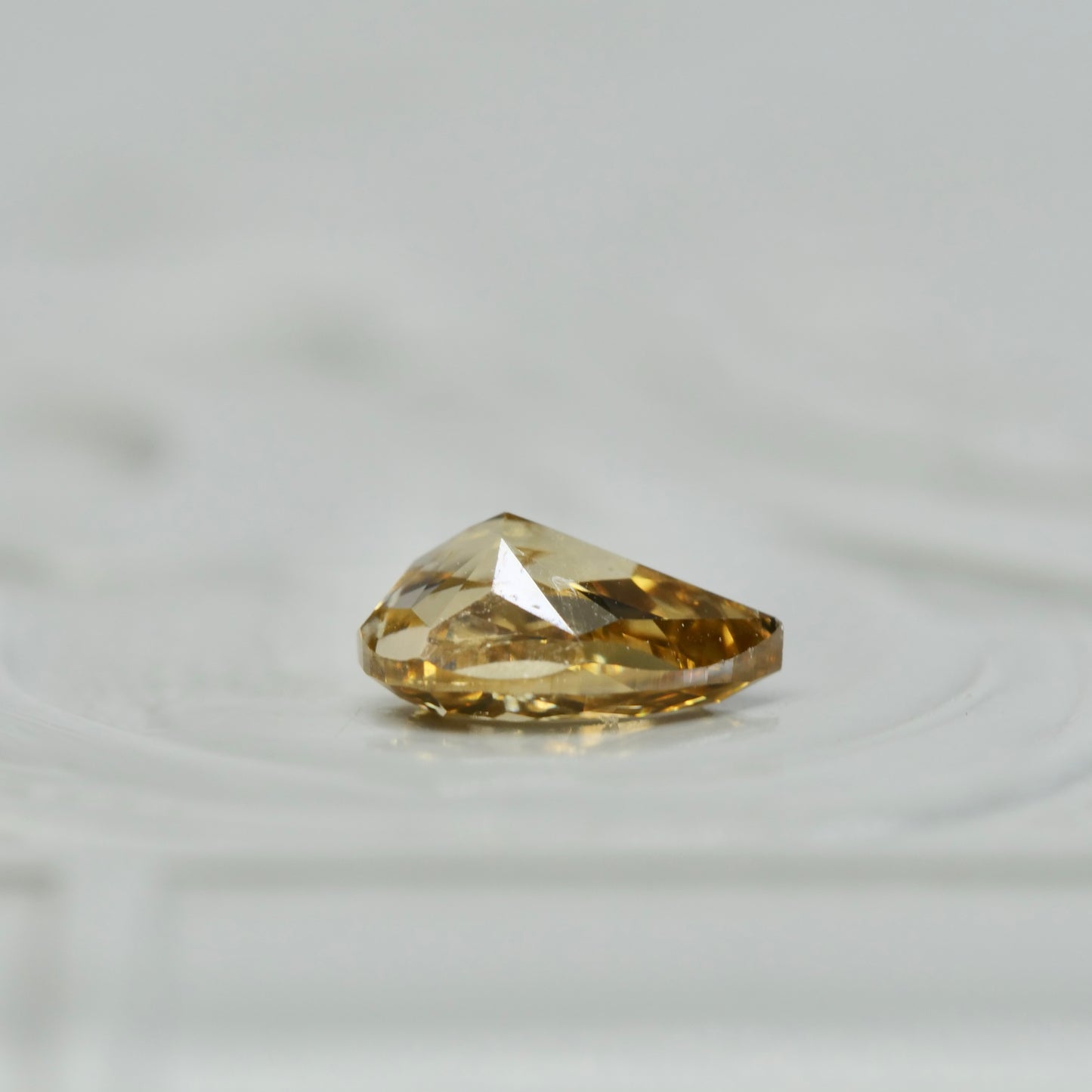 ナチュラルダイヤモンド 0.31ct ペアシェイプカット 5.1mm×3.5mm×2.3mm【MJ2605】