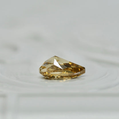 ナチュラルダイヤモンド 0.31ct ペアシェイプカット 5.1mm×3.5mm×2.3mm【MJ2605】