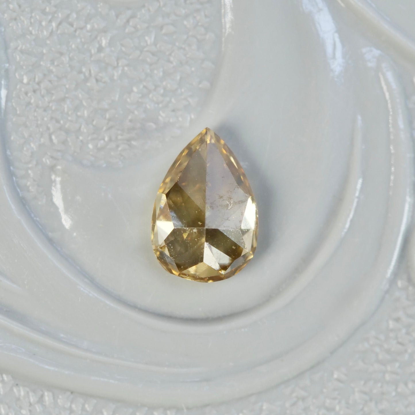 ナチュラルダイヤモンド 0.31ct ペアシェイプカット 5.1mm×3.5mm×2.3mm【MJ2605】