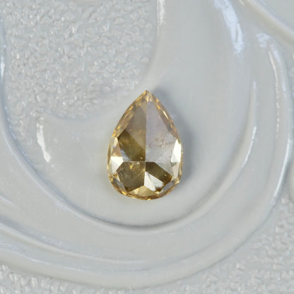ナチュラルダイヤモンド 0.31ct ペアシェイプカット 5.1mm×3.5mm×2.3mm【MJ2605】