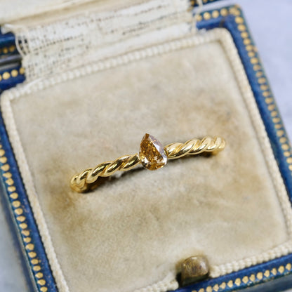 ナチュラルダイヤモンド 0.31ct ペアシェイプカット 5.1mm×3.5mm×2.3mm【MJ2605】