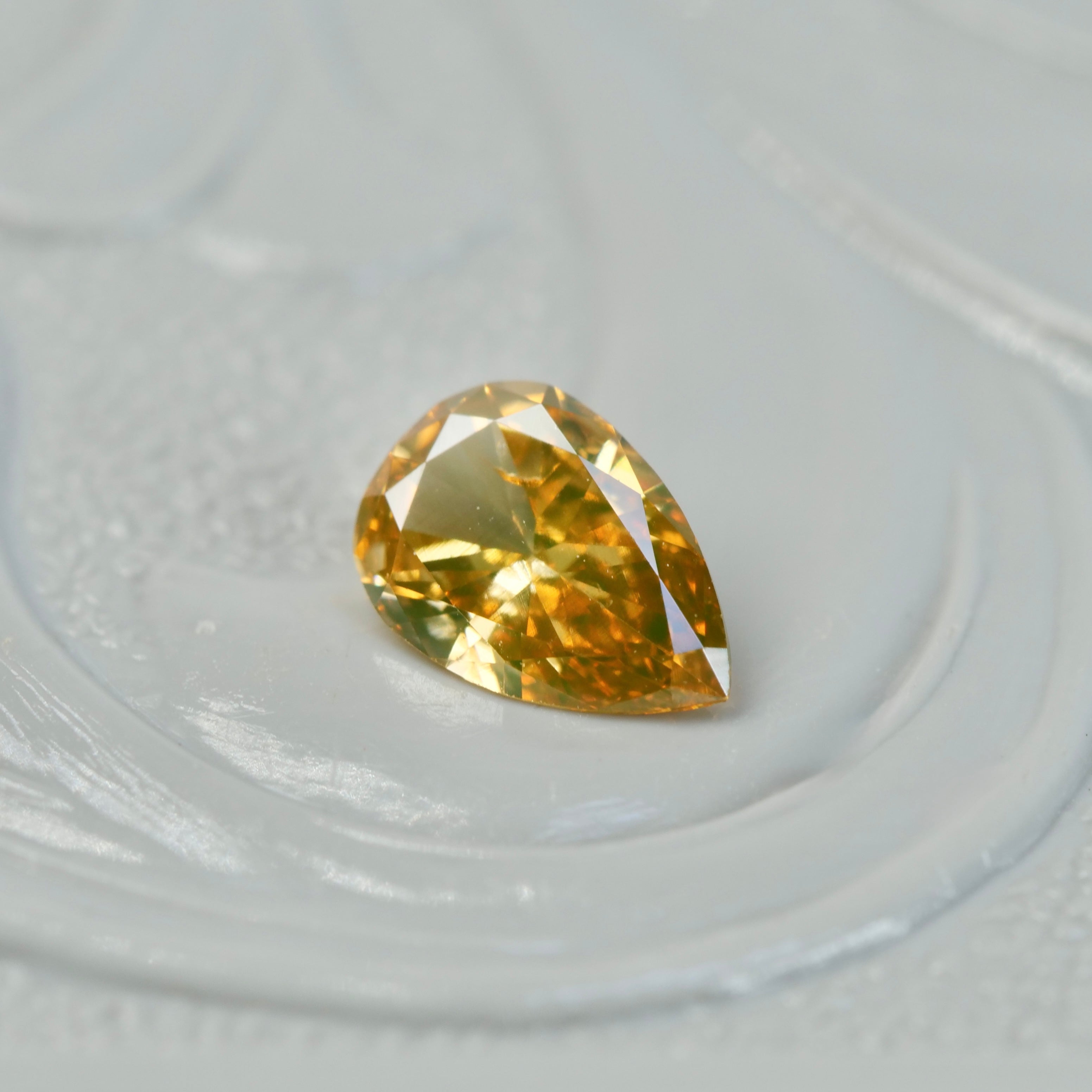 ナチュラルダイヤモンド 0.21ct ペアシェイプカット 5.3mm×3.6mm×1.7mm