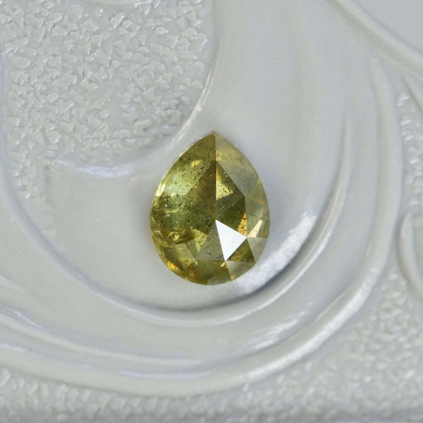 ナチュラルダイヤモンド 0.38ct ペアシェイプカット 5.2mm×4.1mm×2.2mm【MJ2601】