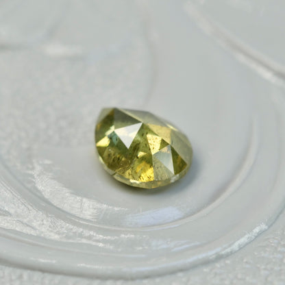 ナチュラルダイヤモンド 0.38ct ペアシェイプカット 5.2mm×4.1mm×2.2mm【MJ2601】