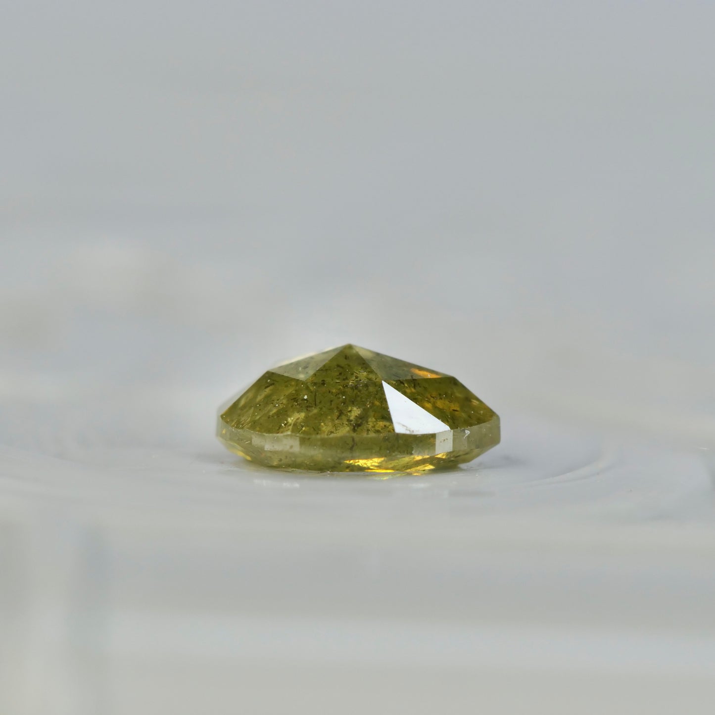 ナチュラルダイヤモンド 0.38ct ペアシェイプカット 5.2mm×4.1mm×2.2mm【MJ2601】