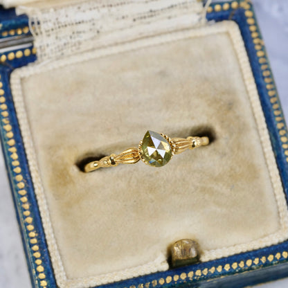 ナチュラルダイヤモンド 0.38ct ペアシェイプカット 5.2mm×4.1mm×2.2mm【MJ2601】