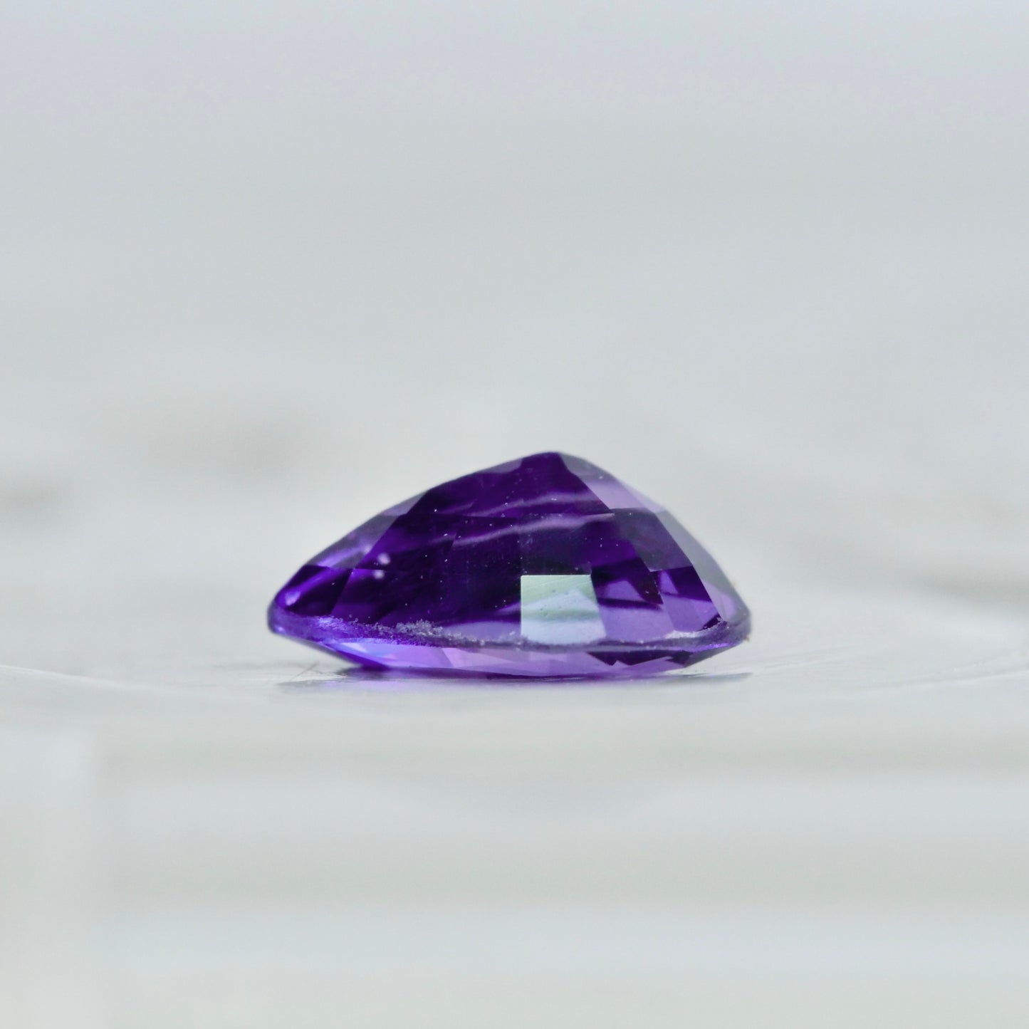 バイカラーサファイア 0.33ct ペアシェイプカット 5.0mm×3.6mm×2.2mm【MJ2545】