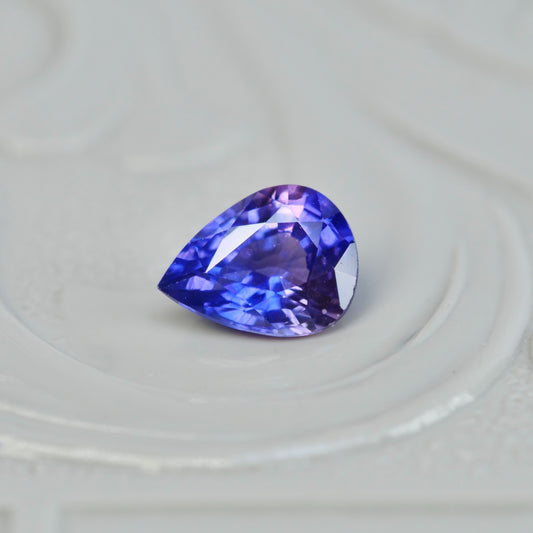 バイカラーサファイア 0.38ct ペアシェイプカット 5.1mm×3.9mm×2.5mm【MJ2546】