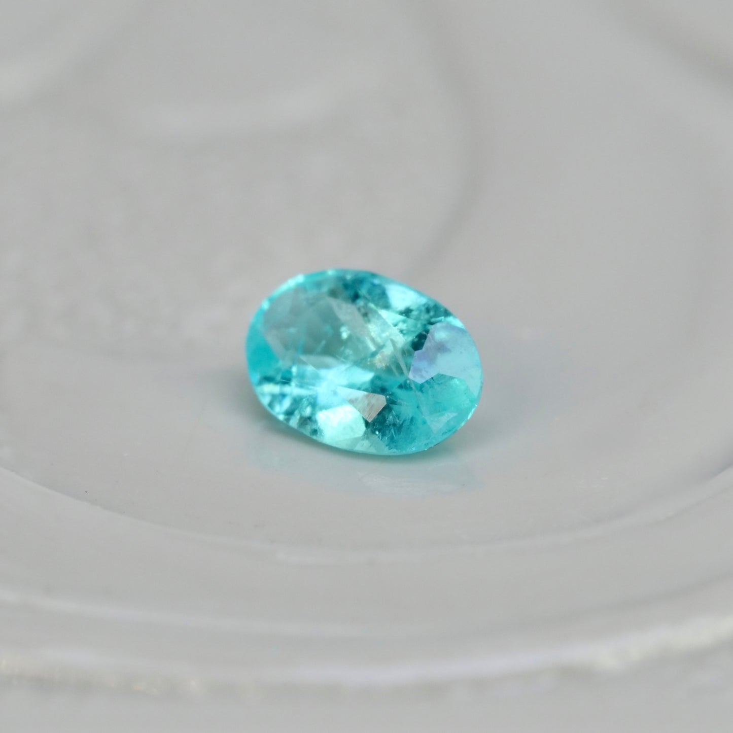 パライバトルマリン ブラジル産 0.05ct オーバルカット 3.0mm×2.1mm×1.4mm【MJ2550-1】