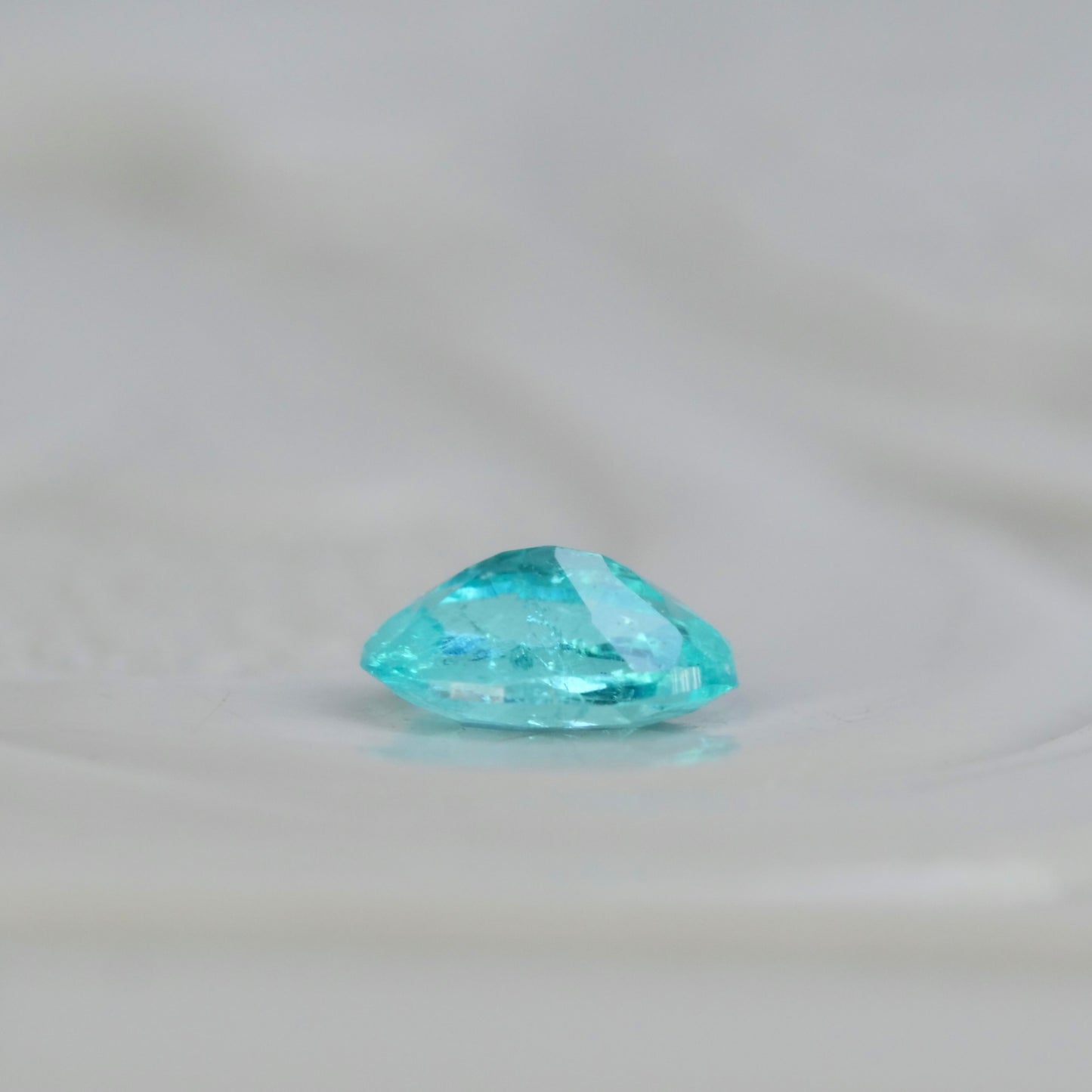 パライバトルマリン ブラジル産 0.05ct オーバルカット 3.0mm×2.1mm×1.4mm【MJ2550-1】